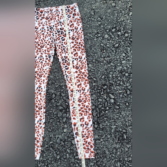 Duncan Legging in Buckthorn Cheetah Varley Size Small - Picture 3 of 14